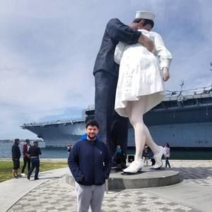 Meet your Posher, Hernandez